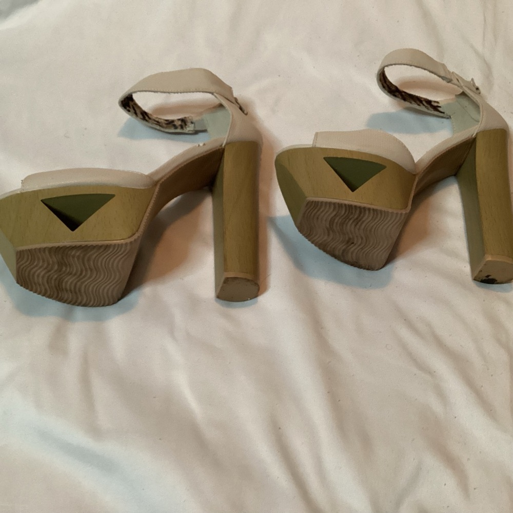 Stone Platform Sandals - Picture 6 of 6